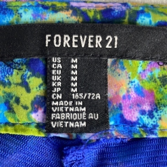 FOREVER 21 watercolor‎ print shorts.Pockets.  Size zip.Lined.Lightweight. Medium - Picture 9 of 11